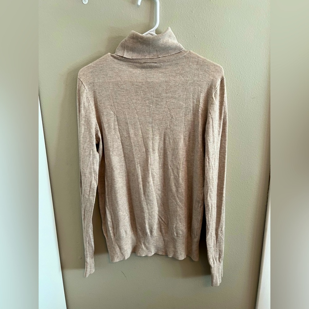 Ann Taylor Factory oatmeal turtleneck size M